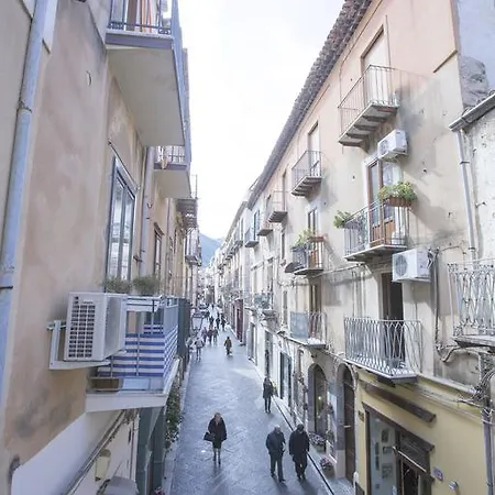 公寓 Casa Ruggero 切法卢